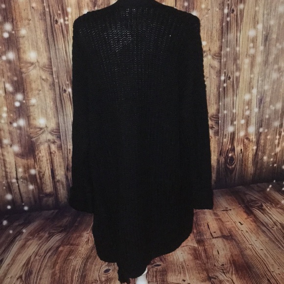 ⭐️SUPER THICK BLACK DISTRESSED CARDIGAN ⭐️ - Picture 6 of 6